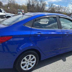 HYUNDAI ACCENT GLS - 9