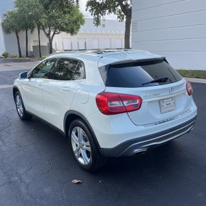 MERCEDES-BENZ GLA - 5