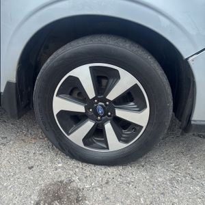 2017 Subaru FORESTER 2.5I 缩略图 20