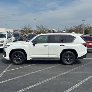 LEXUS LX 700H OVERTRAIL - 3