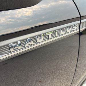 2022 Lincoln NAUTILUS RESERVE — миниатюра 23
