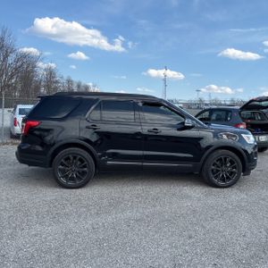 FORD EXPLORER XLT - 10