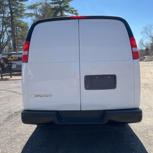 CHEVROLET EXPRESS 2500 - 7