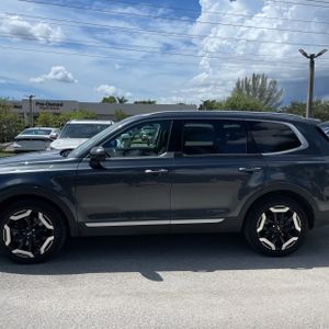 صورة 3 لـ 2024 KIA TELLURIDE S
