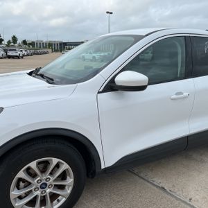 FORD ESCAPE SE - 2