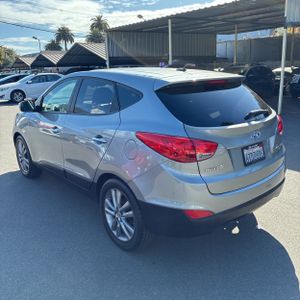 HYUNDAI TUCSON LIMITED - 4