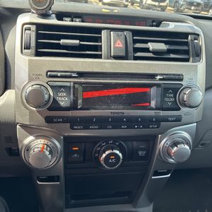 2013 Toyota 4RUNNER SR5 thumbnail 37