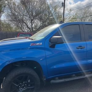 Chevrolet Silverado 1500 Custom Trail Boss - 2