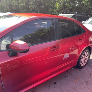 2021 Toyota COROLLA LE photo 4