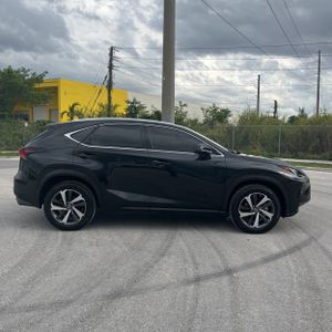 Lexus NX 300 Base - 10