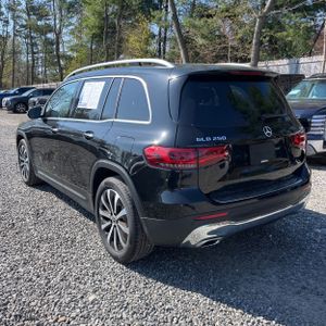 MERCEDES-BENZ GLB - 4