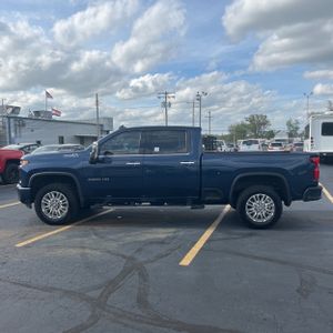 CHEVROLET SILVERADO 2500HD HIGH COUNTRY - 3