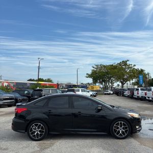 FORD FOCUS SE - 10
