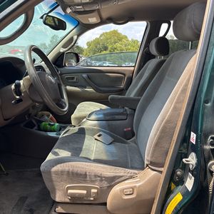 2004 Toyota SEQUOIA SR5 — фото 32