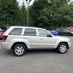 صورة 10 لـ 2010 JEEP GRAND CHEROKEE LAREDO