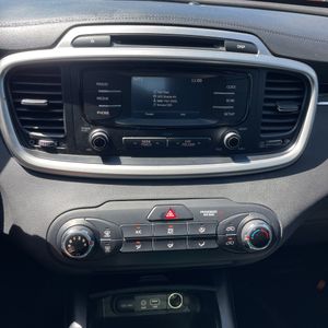 صورة مصغرة 36 لـ 2017 KIA SORENTO LX