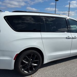 CHRYSLER PACIFICA TOURING L - 9