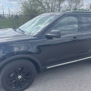 FORD EXPLORER XLT - 2