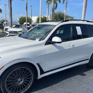 صورة 2 لـ 2024 BMW X7 ALPINA XB7
