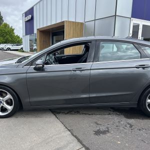 FORD FUSION SE - 4
