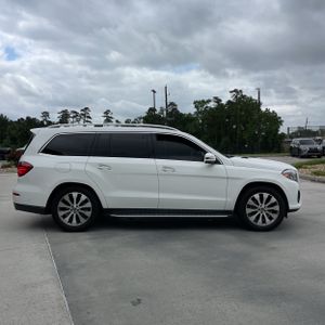 MERCEDES-BENZ GLS - 10