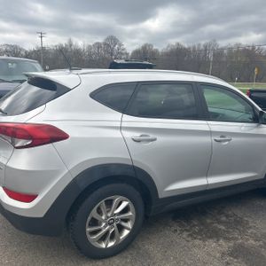 HYUNDAI TUCSON SE - 9
