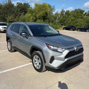 صورة مصغرة 12 لـ 2025 Toyota RAV4 LE