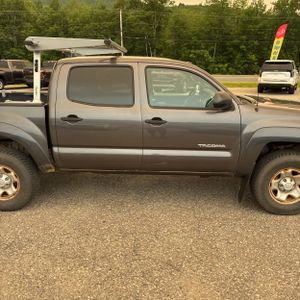 2015 Toyota TACOMA V6 — миниатюра 11