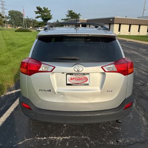 صورة 7 لـ 2014 Toyota RAV4 XLE