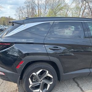 HYUNDAI TUCSON LIMITED - 9