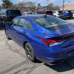 HYUNDAI ELANTRA SEL - 5