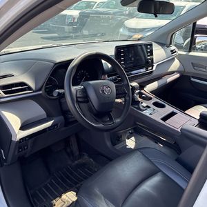 2023 Toyota SIENNA LE 8-PASSENGER 照片 32