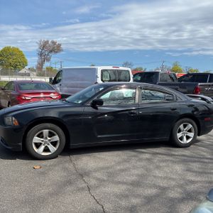 DODGE CHARGER SE - 3