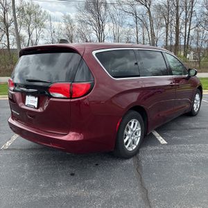 CHRYSLER VOYAGER LX - 8