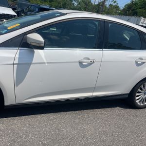 FORD FOCUS TITANIUM - 4