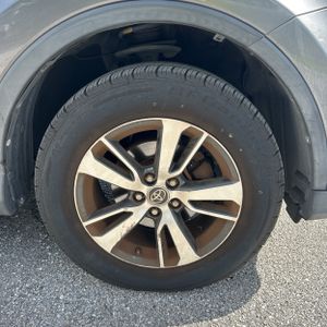 2017 Toyota RAV4 XLE 缩略图 20