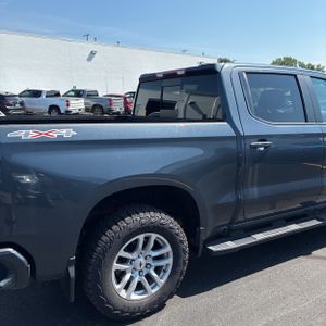 صورة 9 لـ 2020 Chevrolet SILVERADO 1500 RST