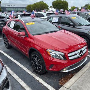 MERCEDES-BENZ GLA - 10