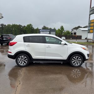 KIA SPORTAGE LX - 10