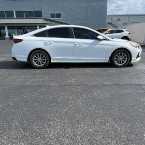 HYUNDAI SONATA SE - 10