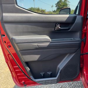 صورة مصغرة 61 لـ 2025 Toyota TACOMA SR5