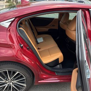 صورة مصغرة 35 لـ 2025 Lexus ES 350 BASE
