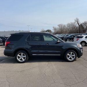 FORD EXPLORER XLT - 10