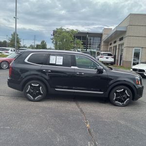 صورة 10 لـ 2025 KIA TELLURIDE S