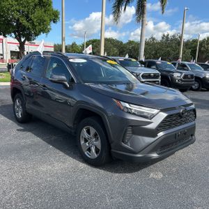 2024 Toyota RAV4 XLE — миниатюра 12