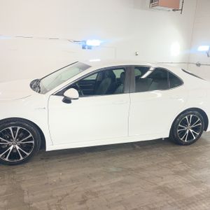 صورة 4 لـ 2018 Toyota CAMRY HYBRID SE