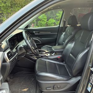 صورة 31 لـ 2023 KIA TELLURIDE S