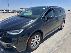 صورة 4 لـ 2023 Chrysler PACIFICA TOURING L