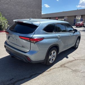 2021 Toyota HIGHLANDER LE photo 8