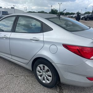 HYUNDAI ACCENT SE - 6